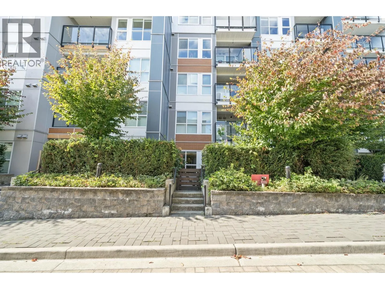 102 10177 RIVER DRIVE