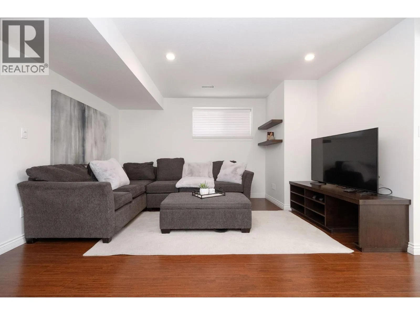 369 E 5TH STREET