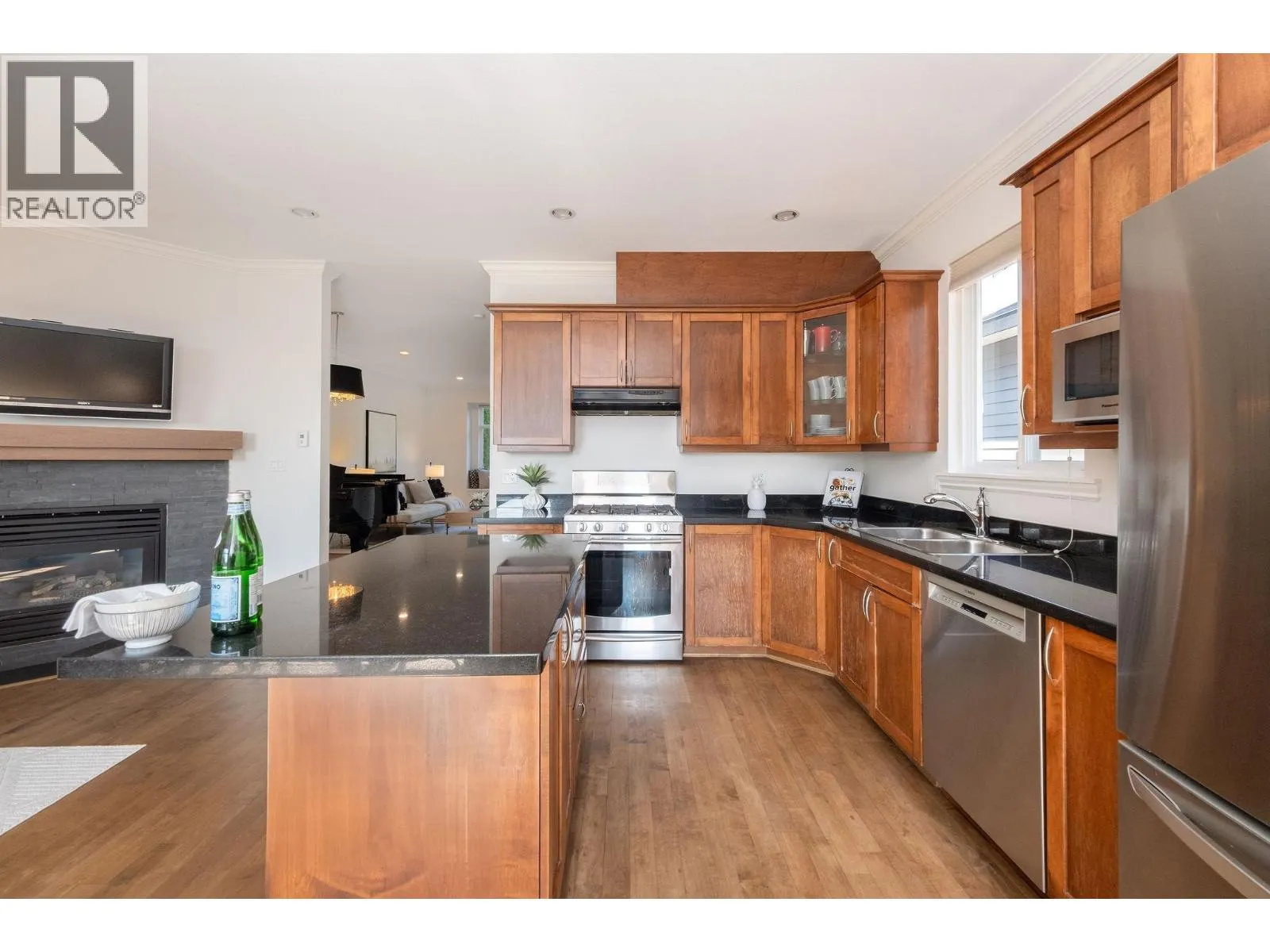 369 E 5TH STREET