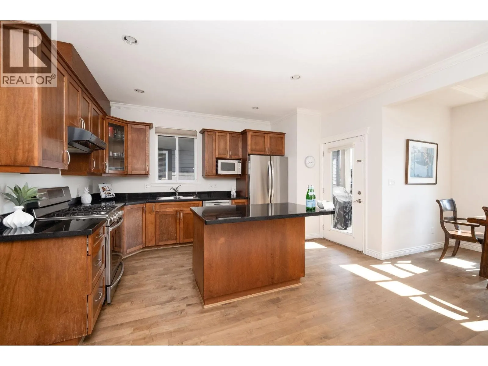 369 E 5TH STREET