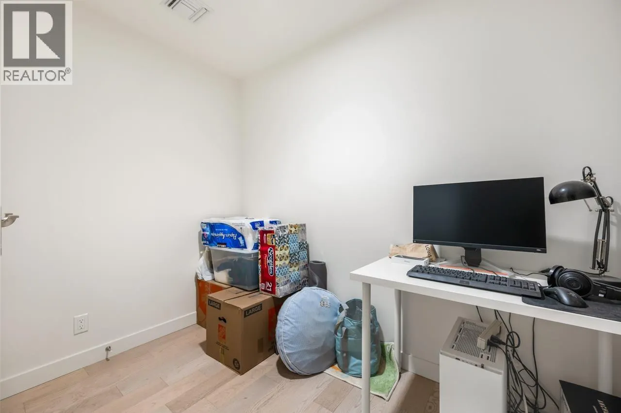 417 6833 PEARSON WAY