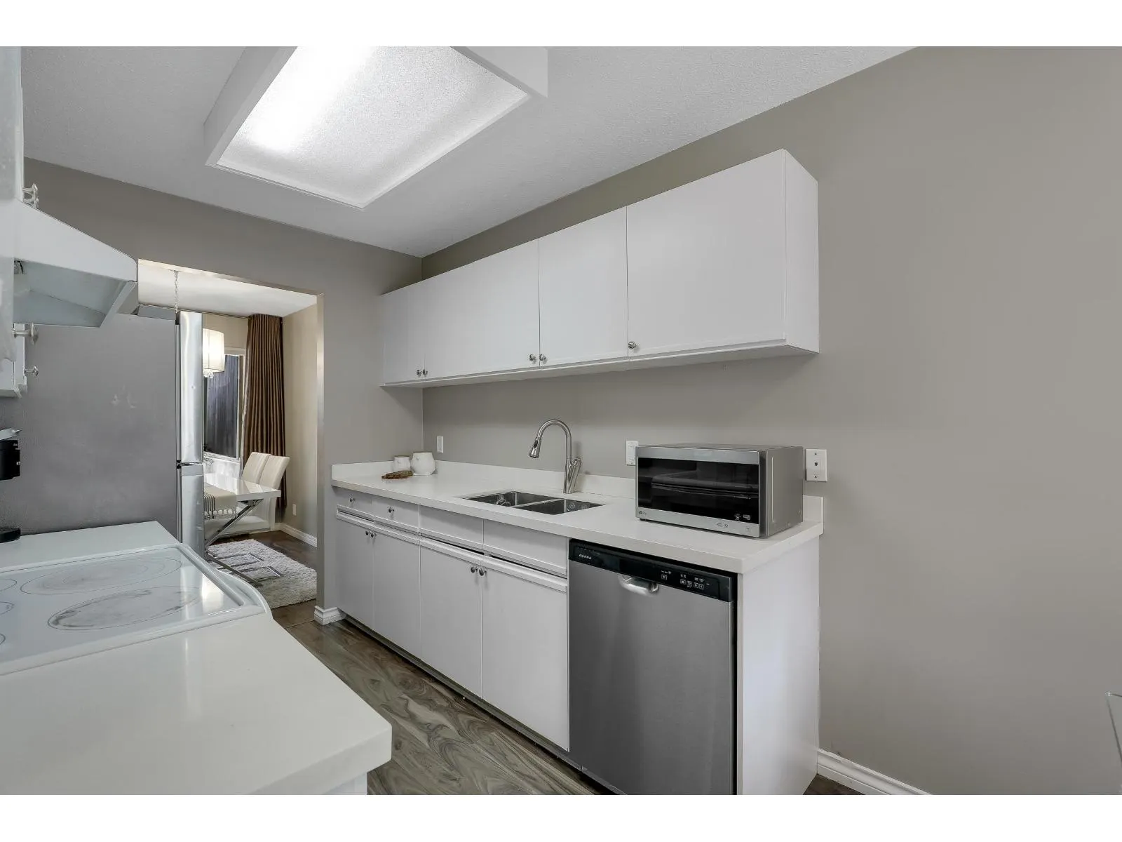 3 10080 154 STREET