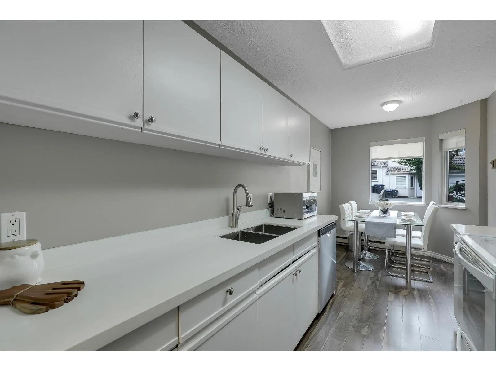 3 10080 154 STREET