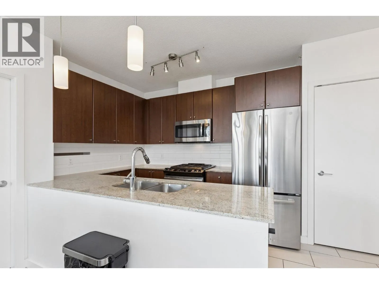 1206 280 ROSS DRIVE