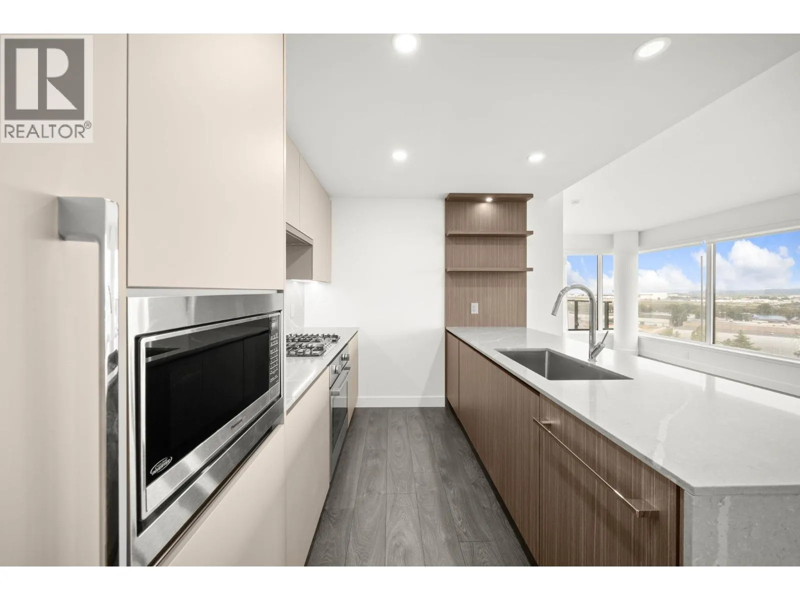 1508 5520 MCNAUGHTON ROAD