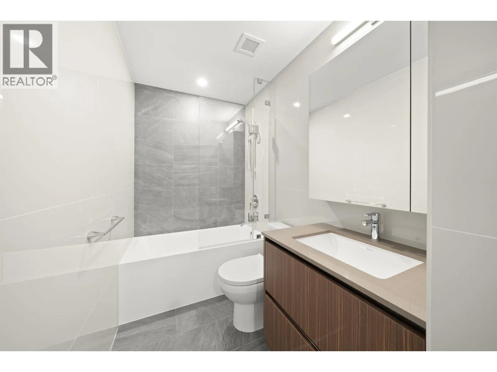 1508 5520 MCNAUGHTON ROAD