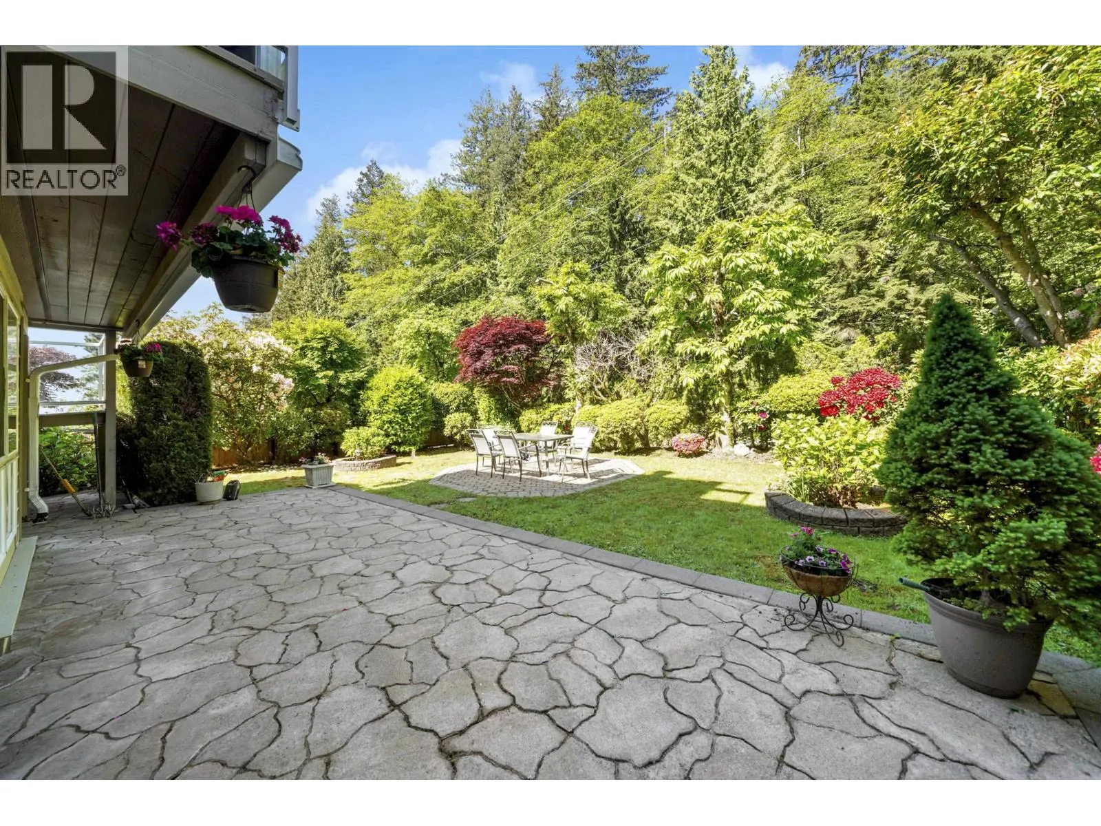 5885 NANCY GREENE WAY