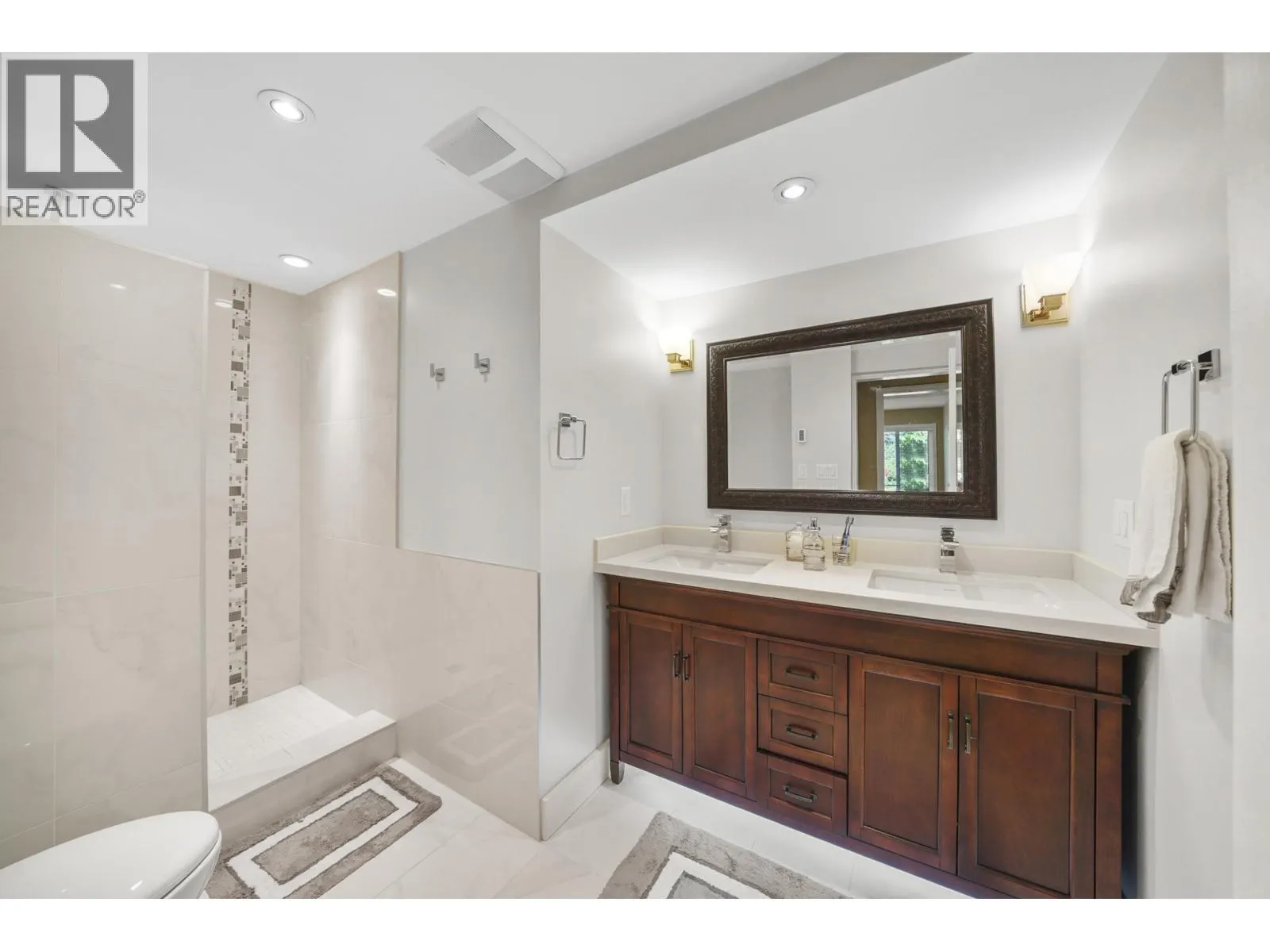 5885 NANCY GREENE WAY