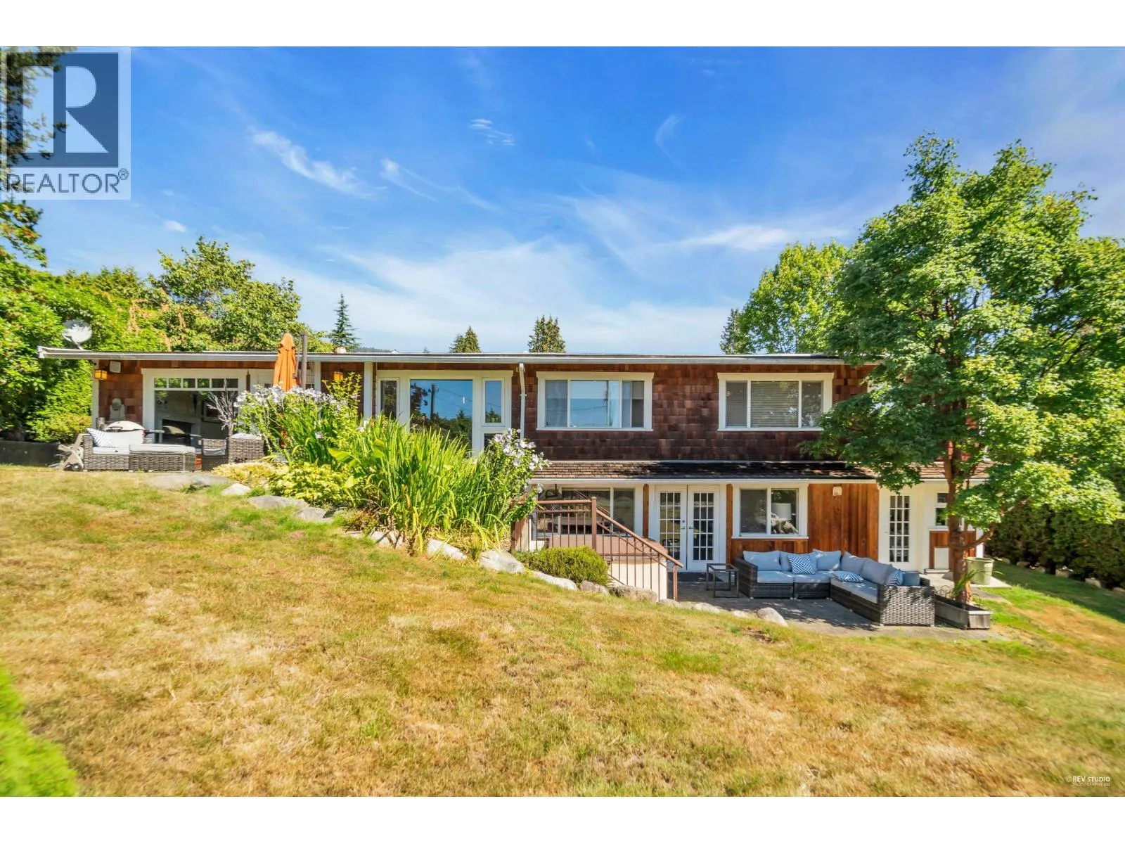 2085 WESTDEAN CRESCENT