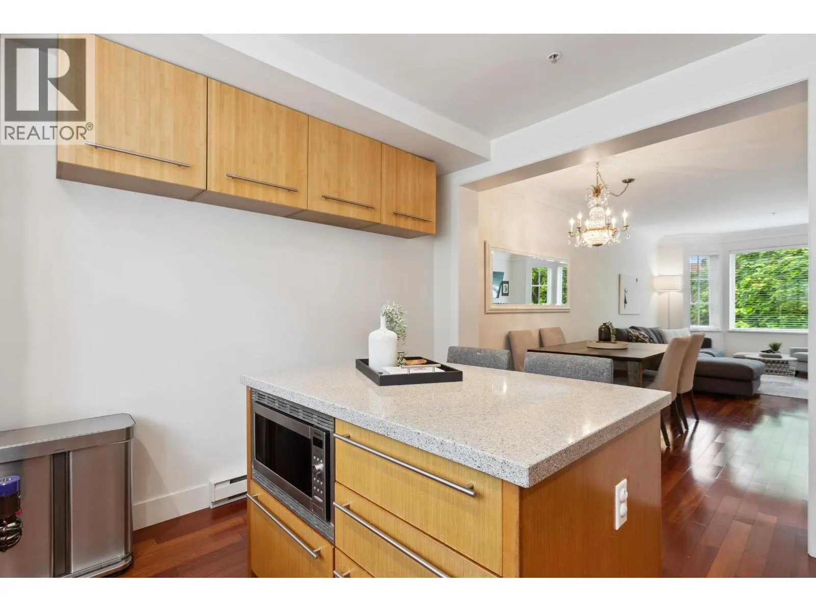 930 W 13TH AVENUE