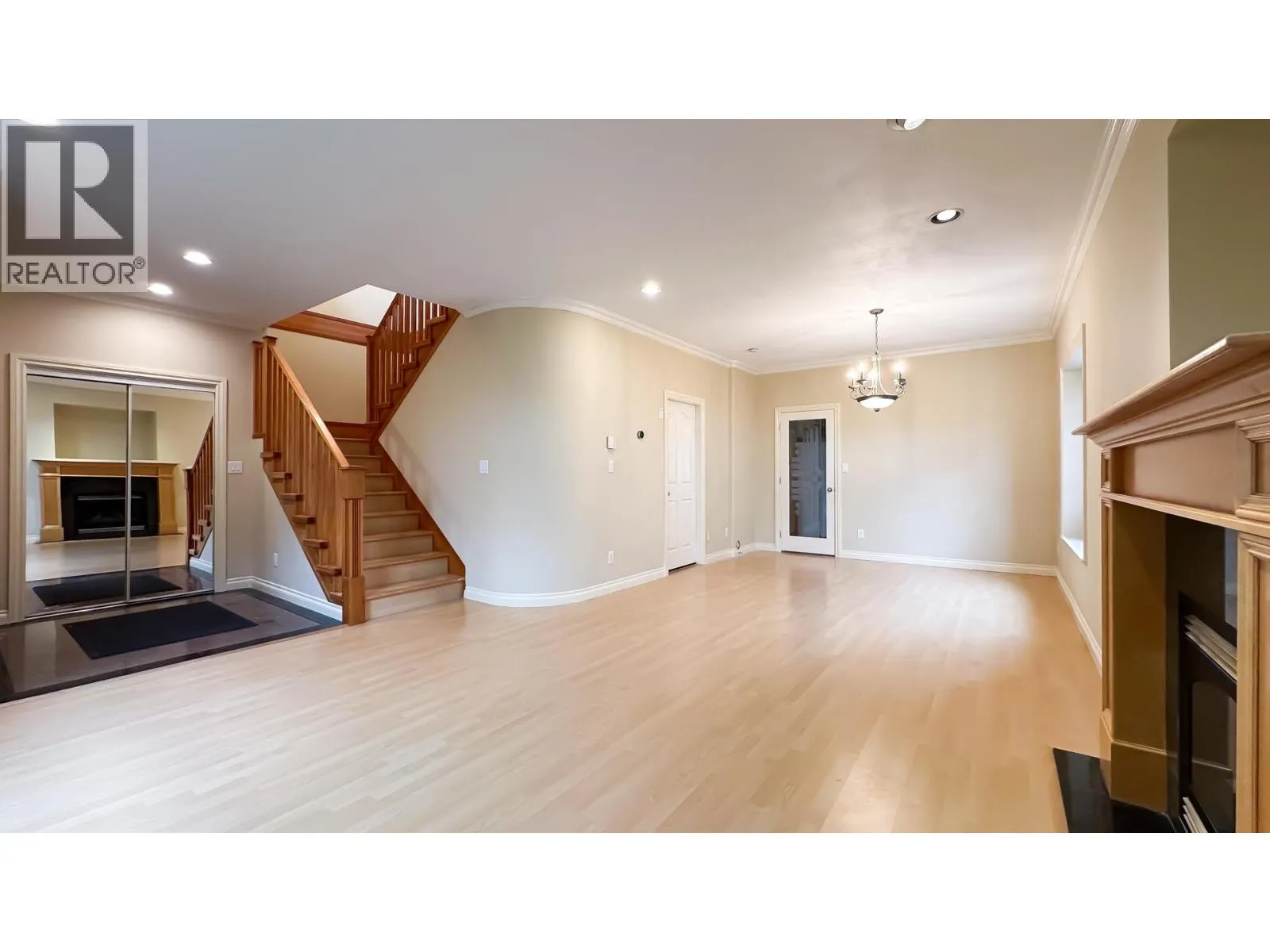 6577 AUBREY STREET