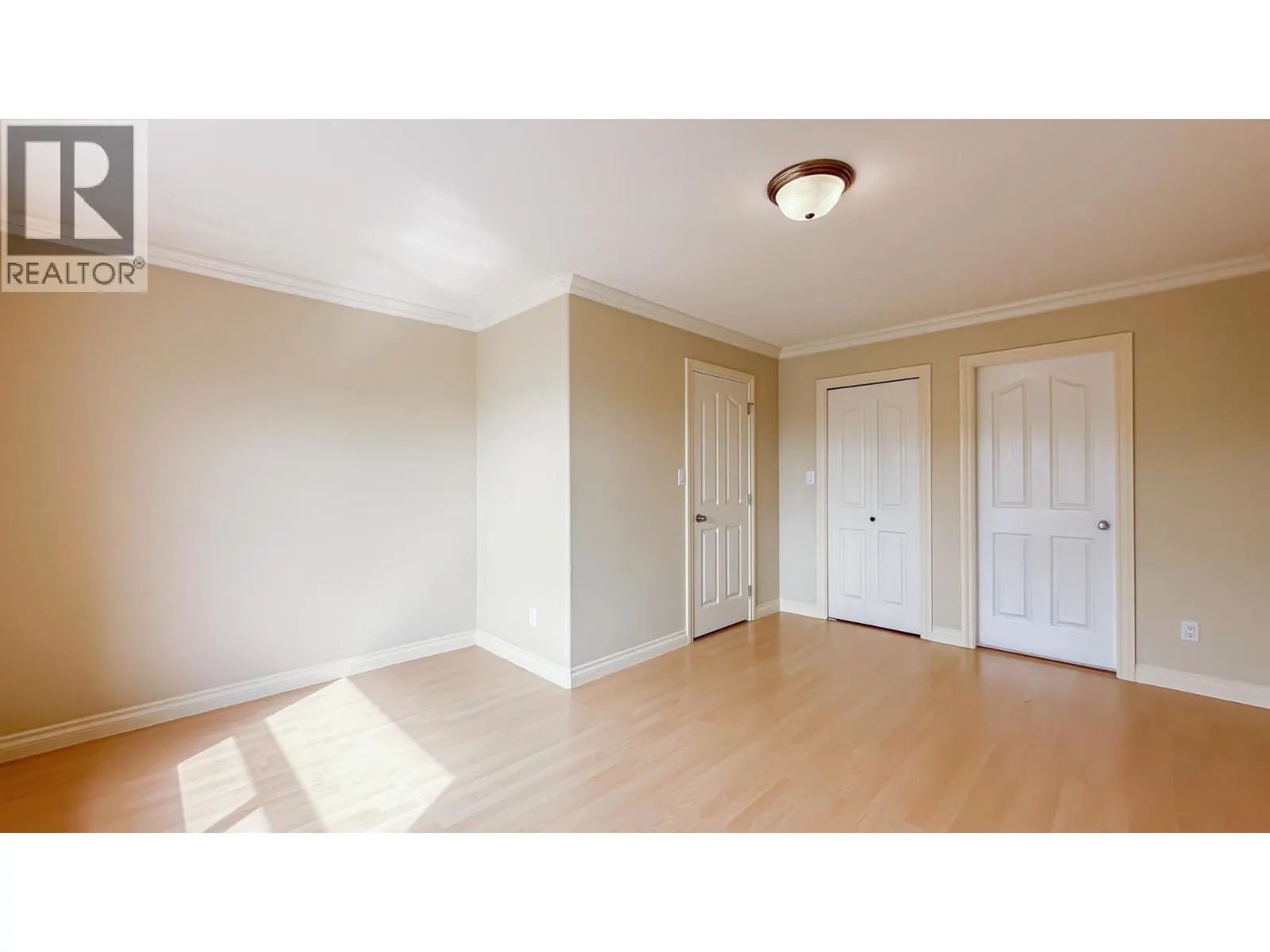 6577 AUBREY STREET