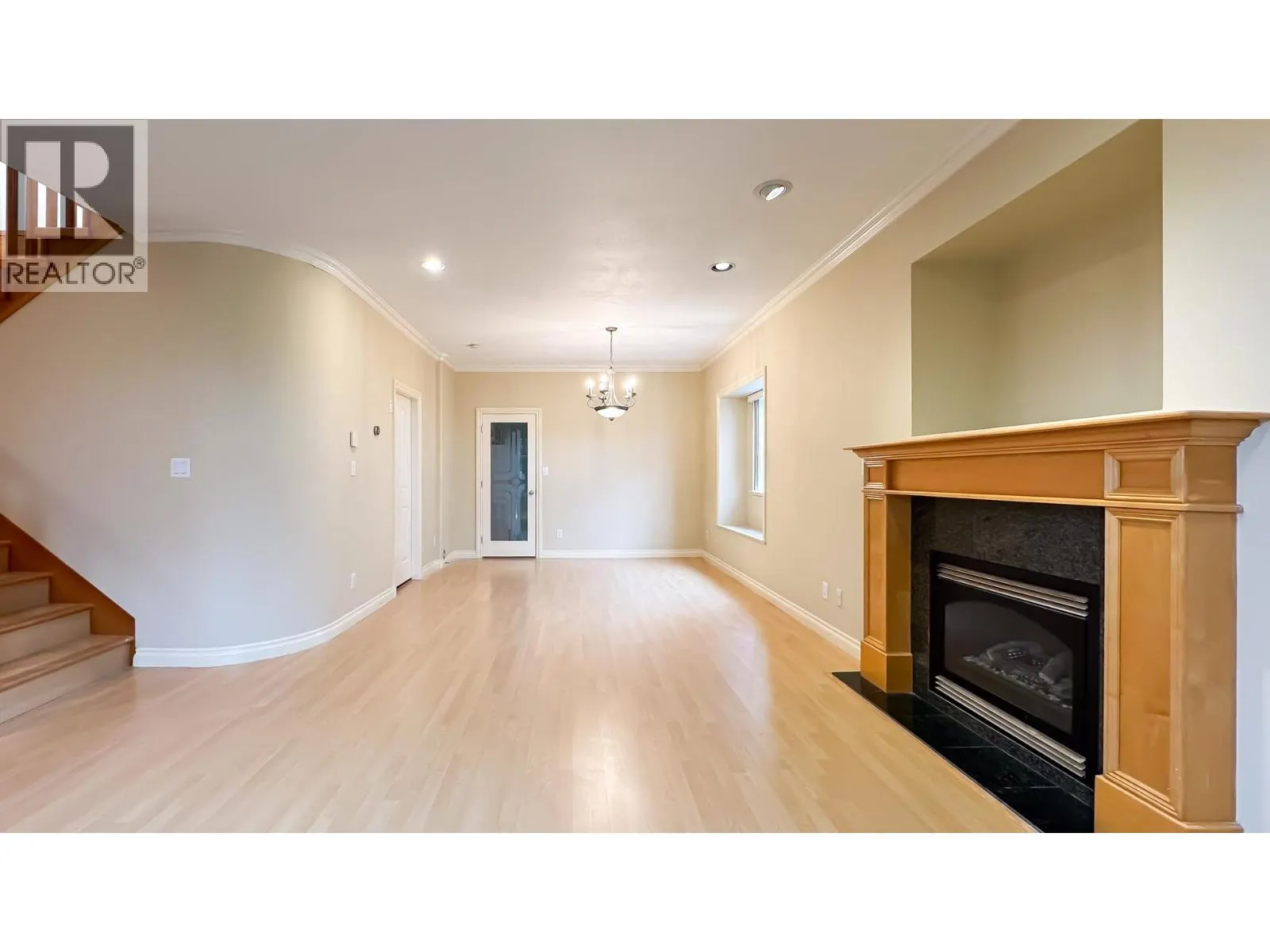 6577 AUBREY STREET