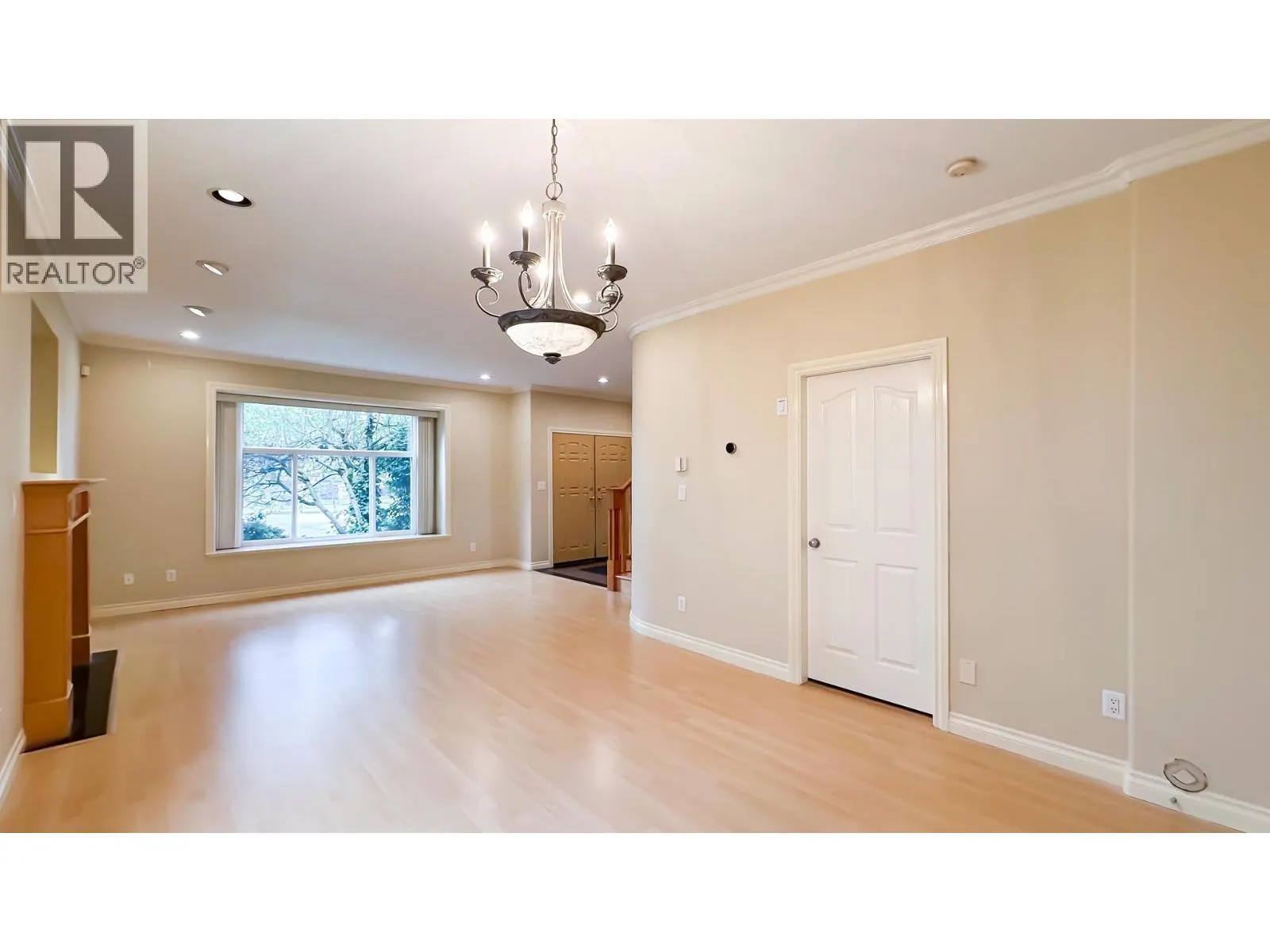 6577 AUBREY STREET