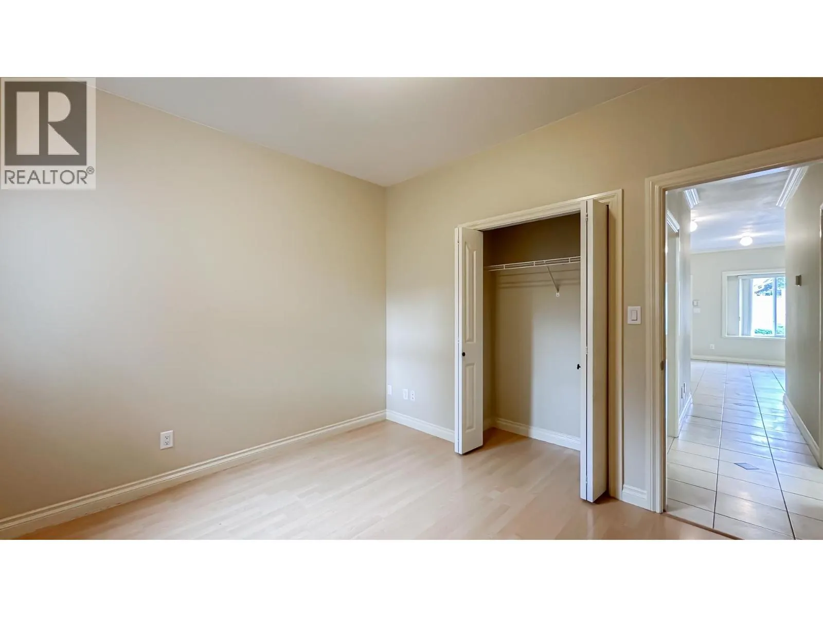 6577 AUBREY STREET