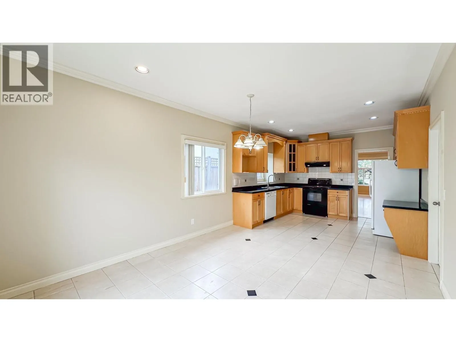 6577 AUBREY STREET