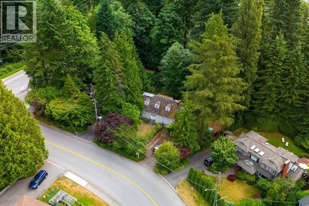 3095 PLYMOUTH DRIVE
