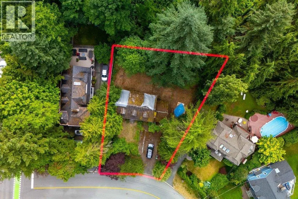 3095 PLYMOUTH DRIVE