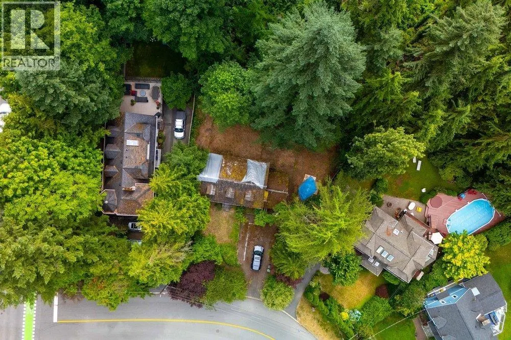 3095 PLYMOUTH DRIVE