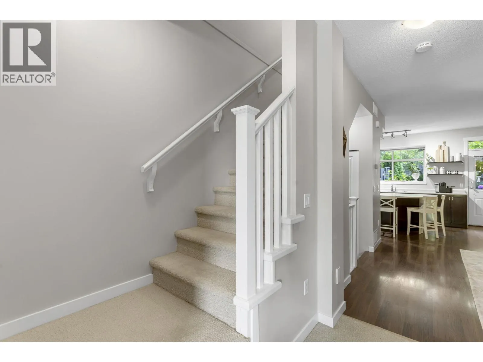 5 55 HAWTHORN DRIVE