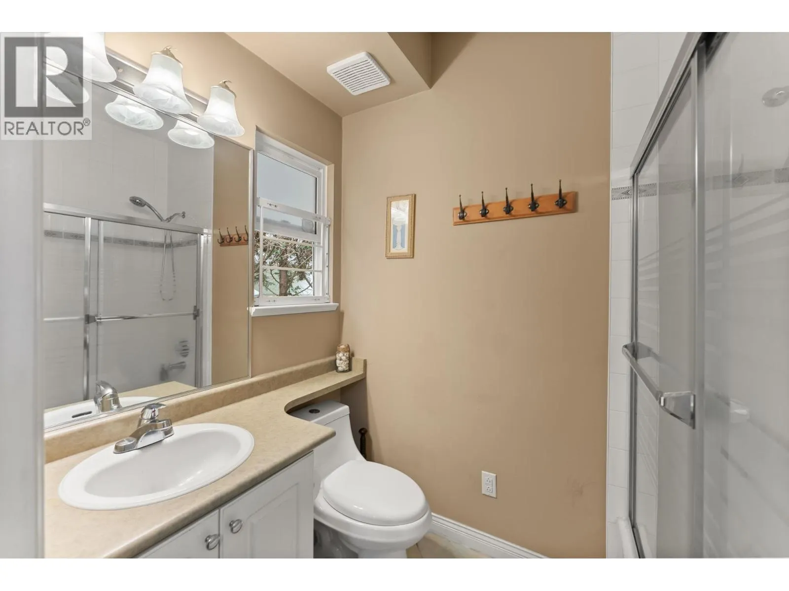 330 ROSEHILL WYND