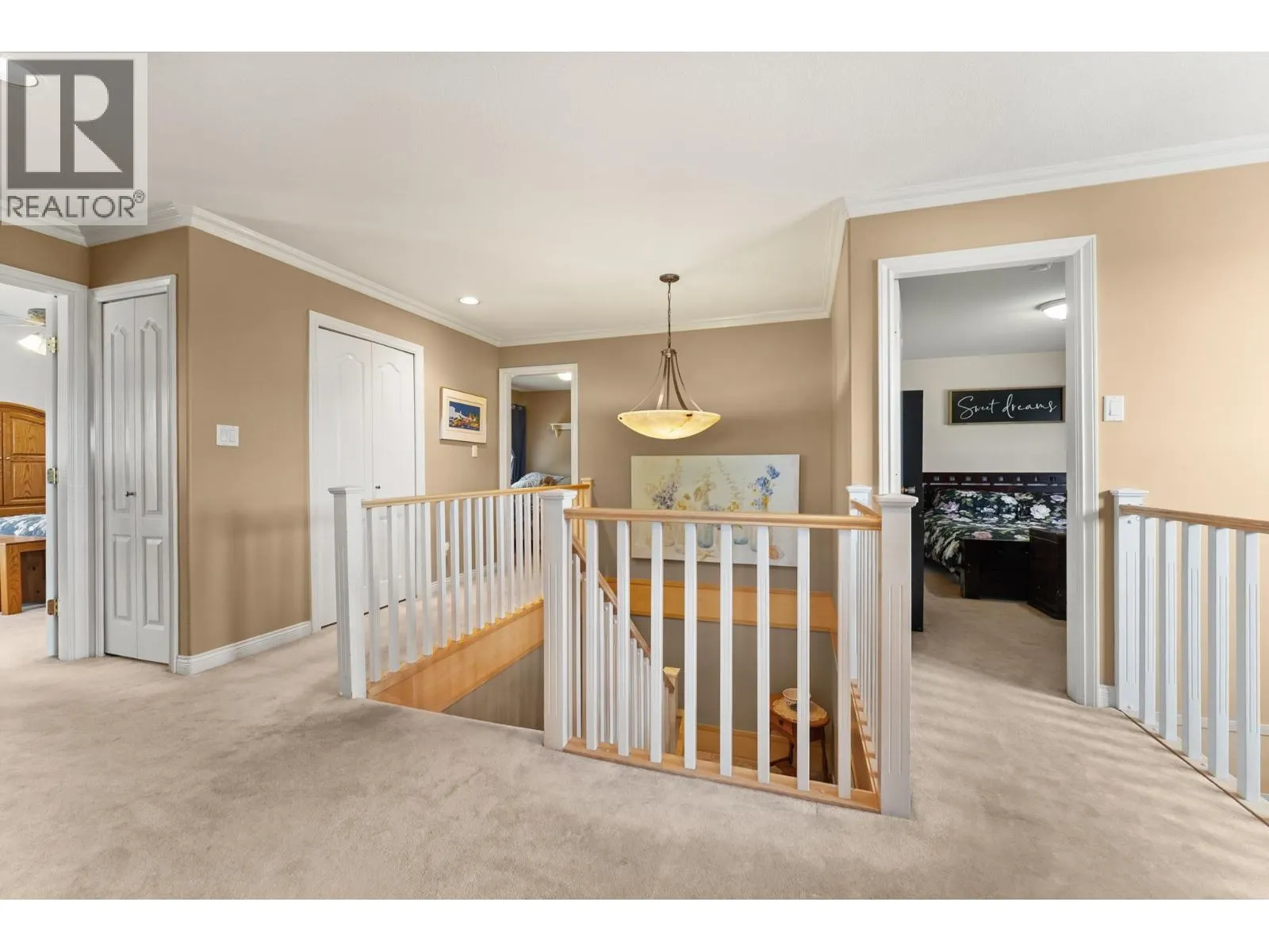 330 ROSEHILL WYND