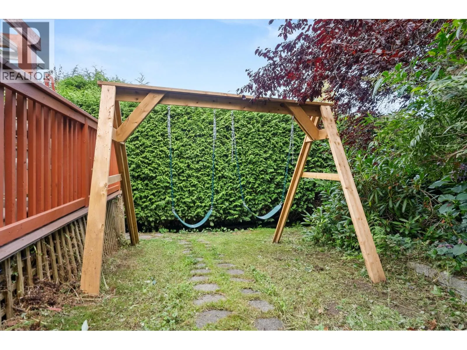 330 ROSEHILL WYND