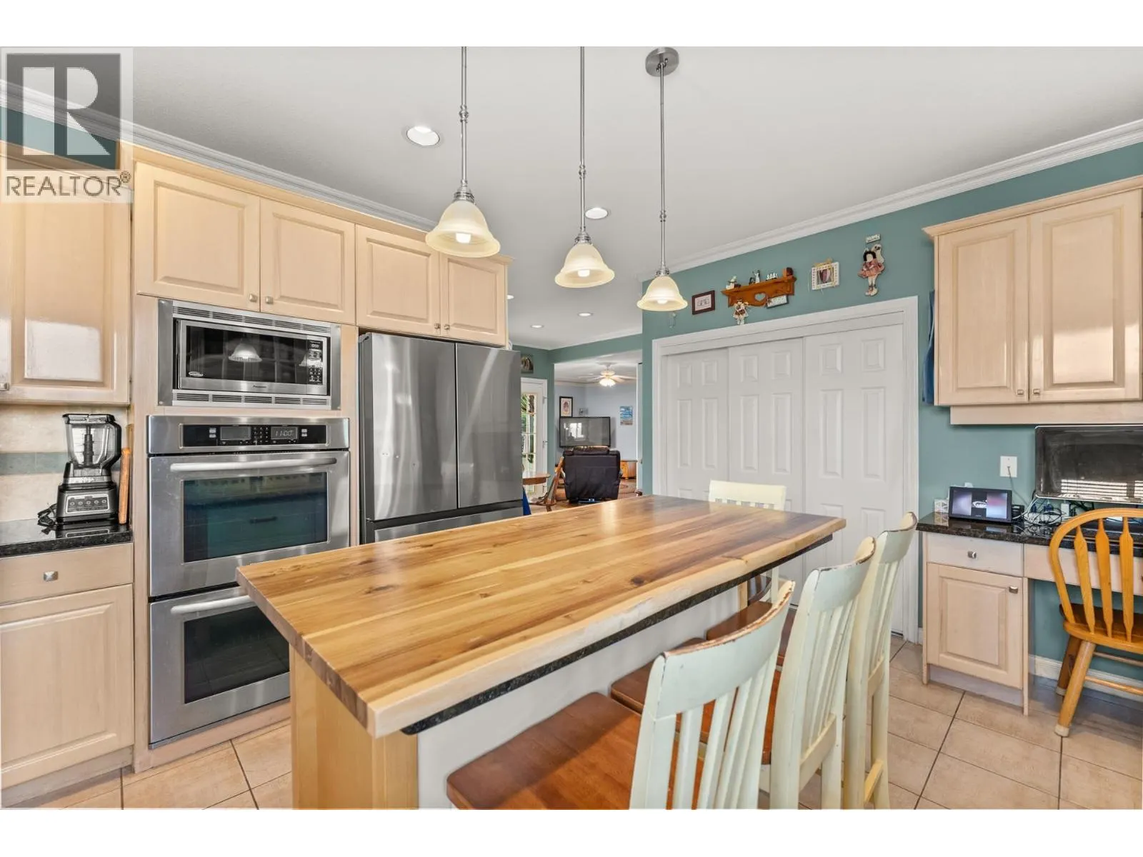 330 ROSEHILL WYND