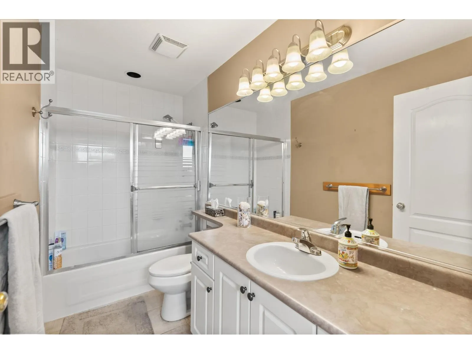 330 ROSEHILL WYND