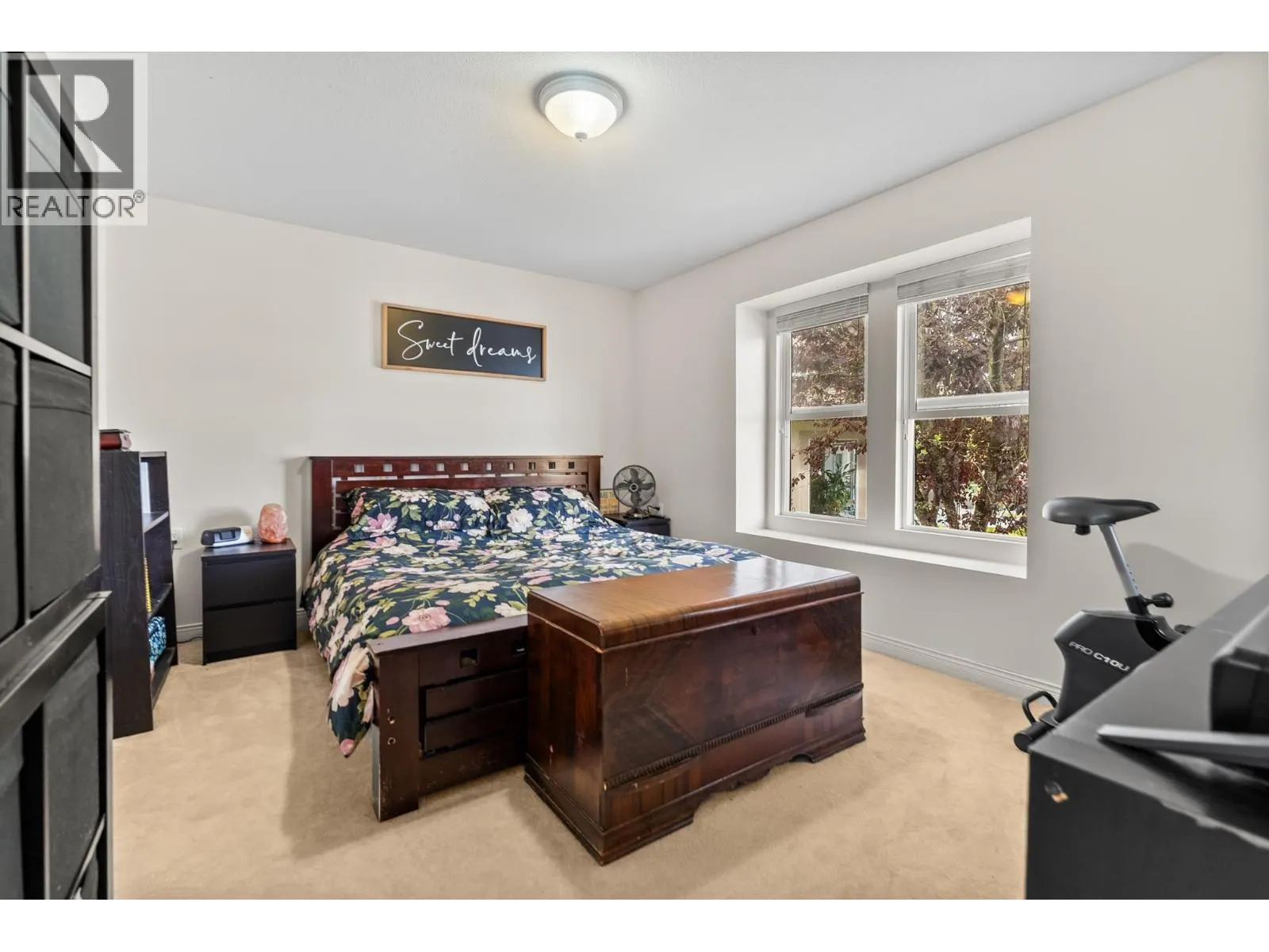 330 ROSEHILL WYND