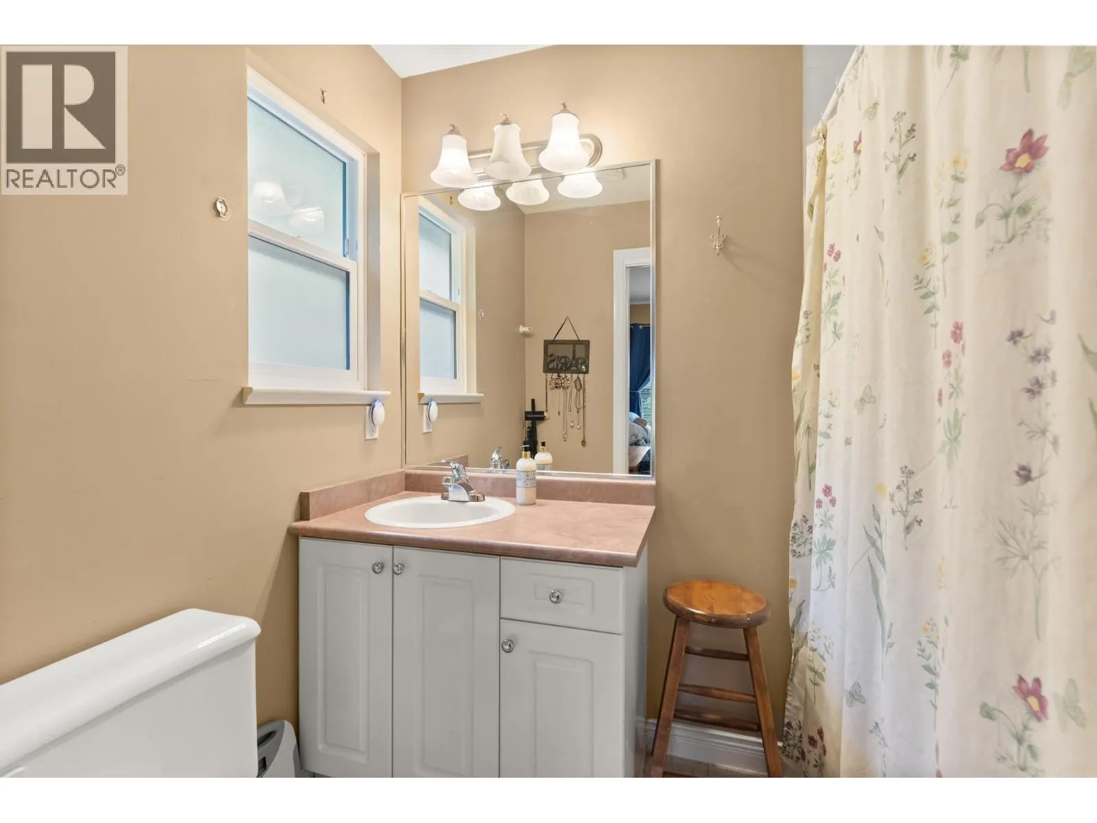 330 ROSEHILL WYND