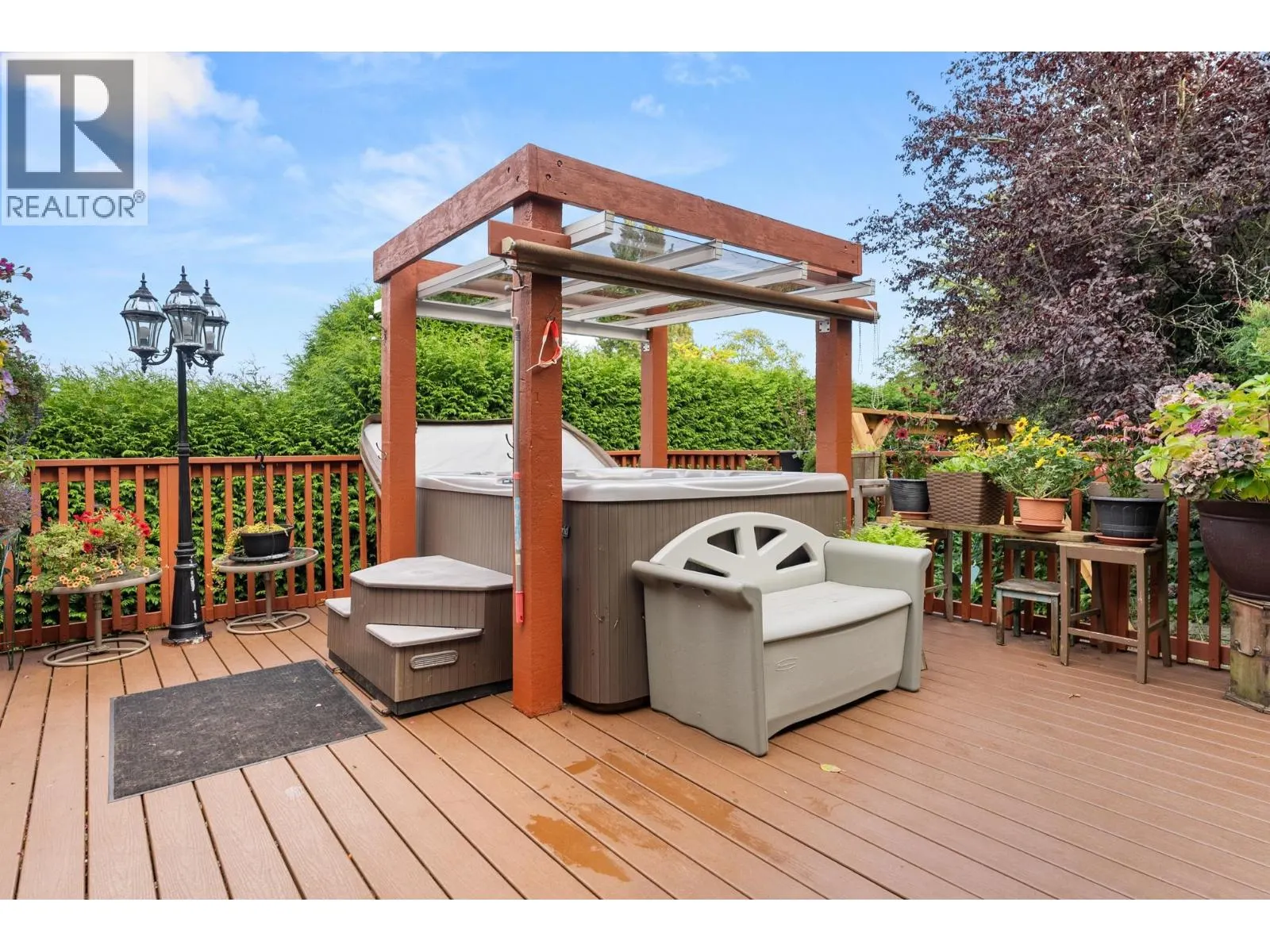 330 ROSEHILL WYND