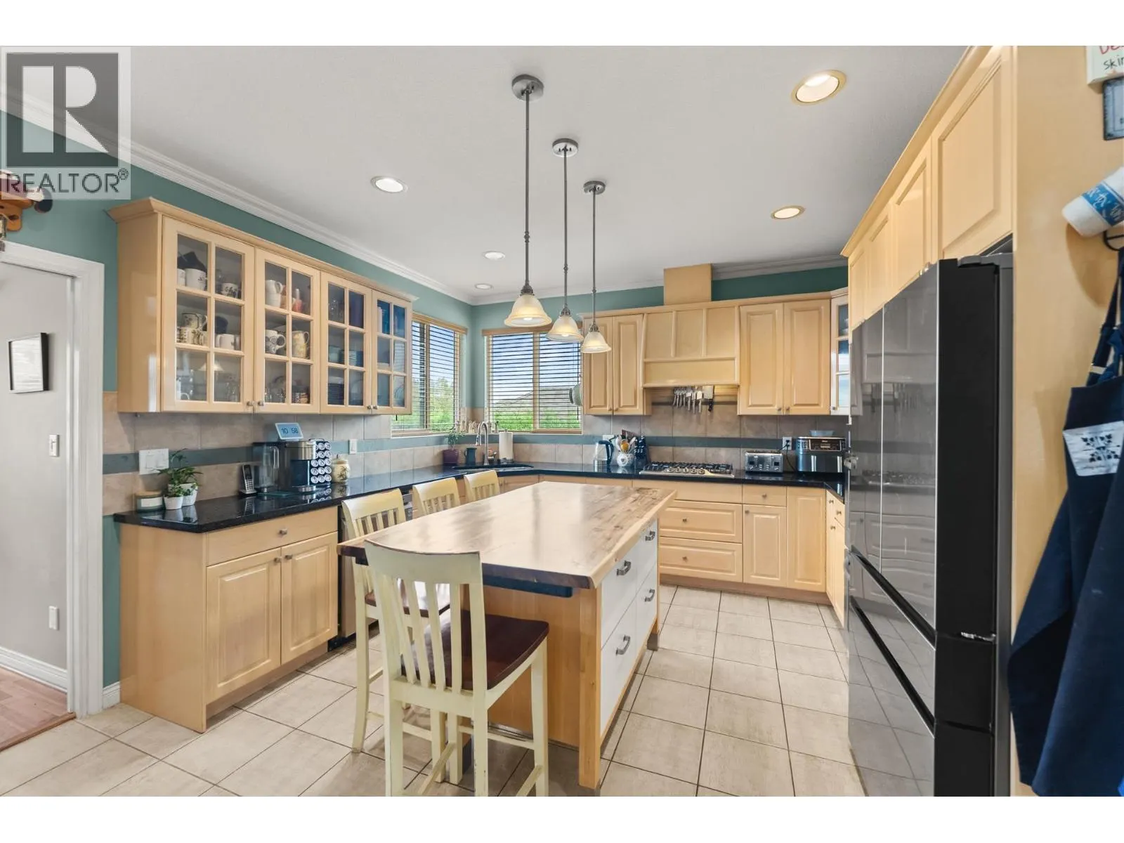 330 ROSEHILL WYND