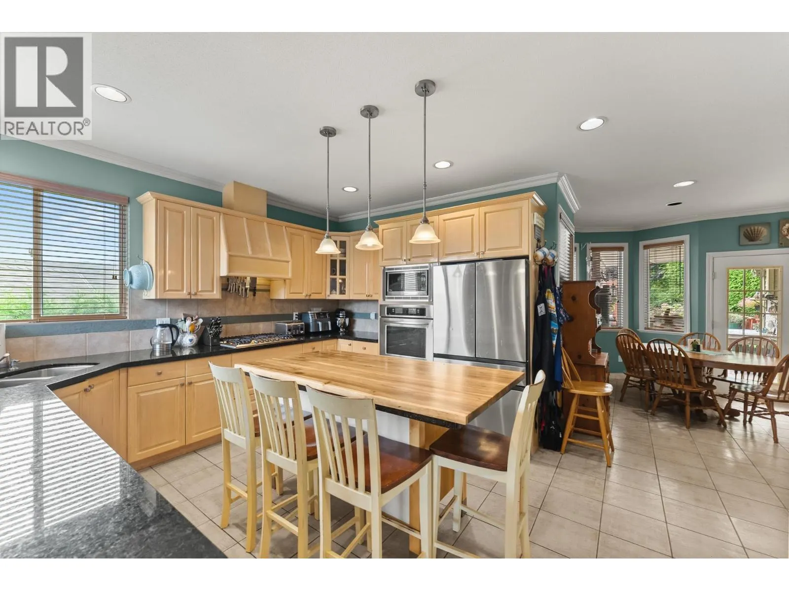 330 ROSEHILL WYND