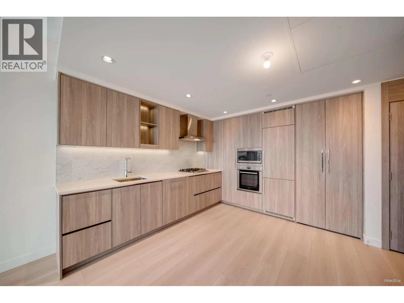 3006 4730 LOUGHEED HIGHWAY