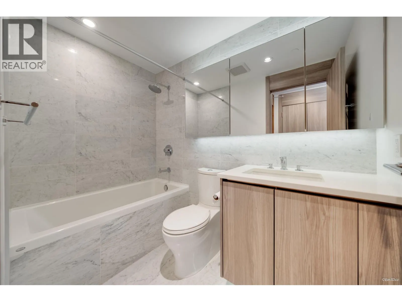 3006 4730 LOUGHEED HIGHWAY