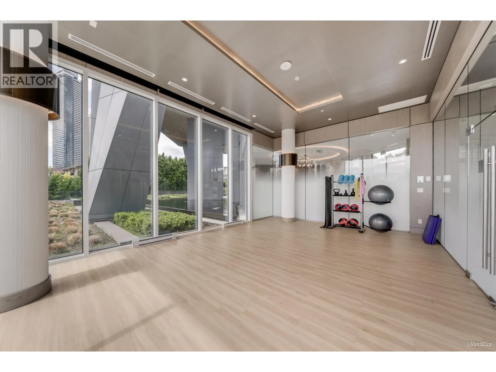 3006 4730 LOUGHEED HIGHWAY