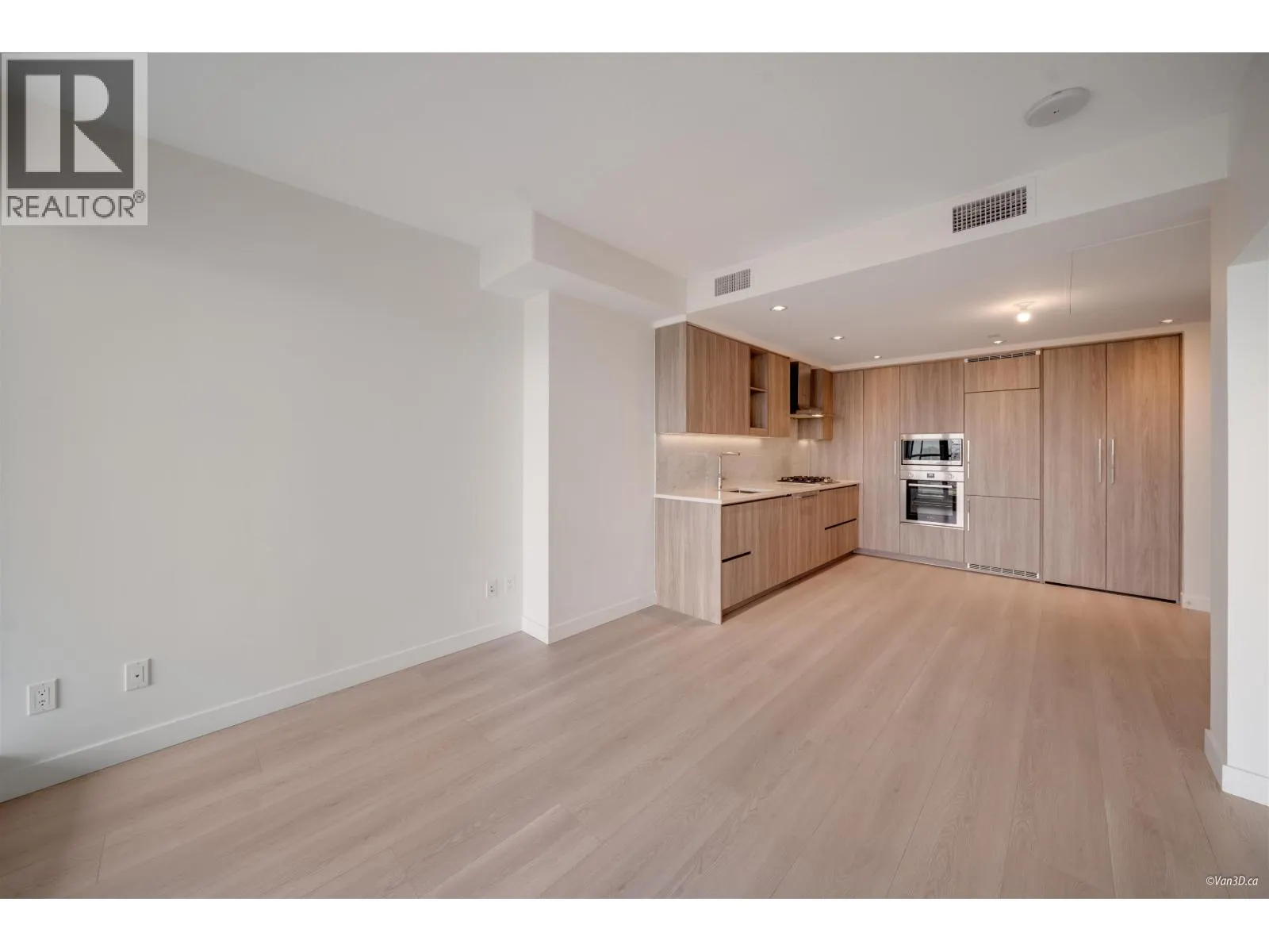 3006 4730 LOUGHEED HIGHWAY