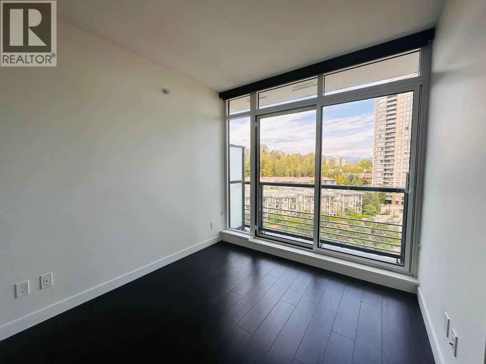 1009 4730 LOUGHEED HIGHWAY