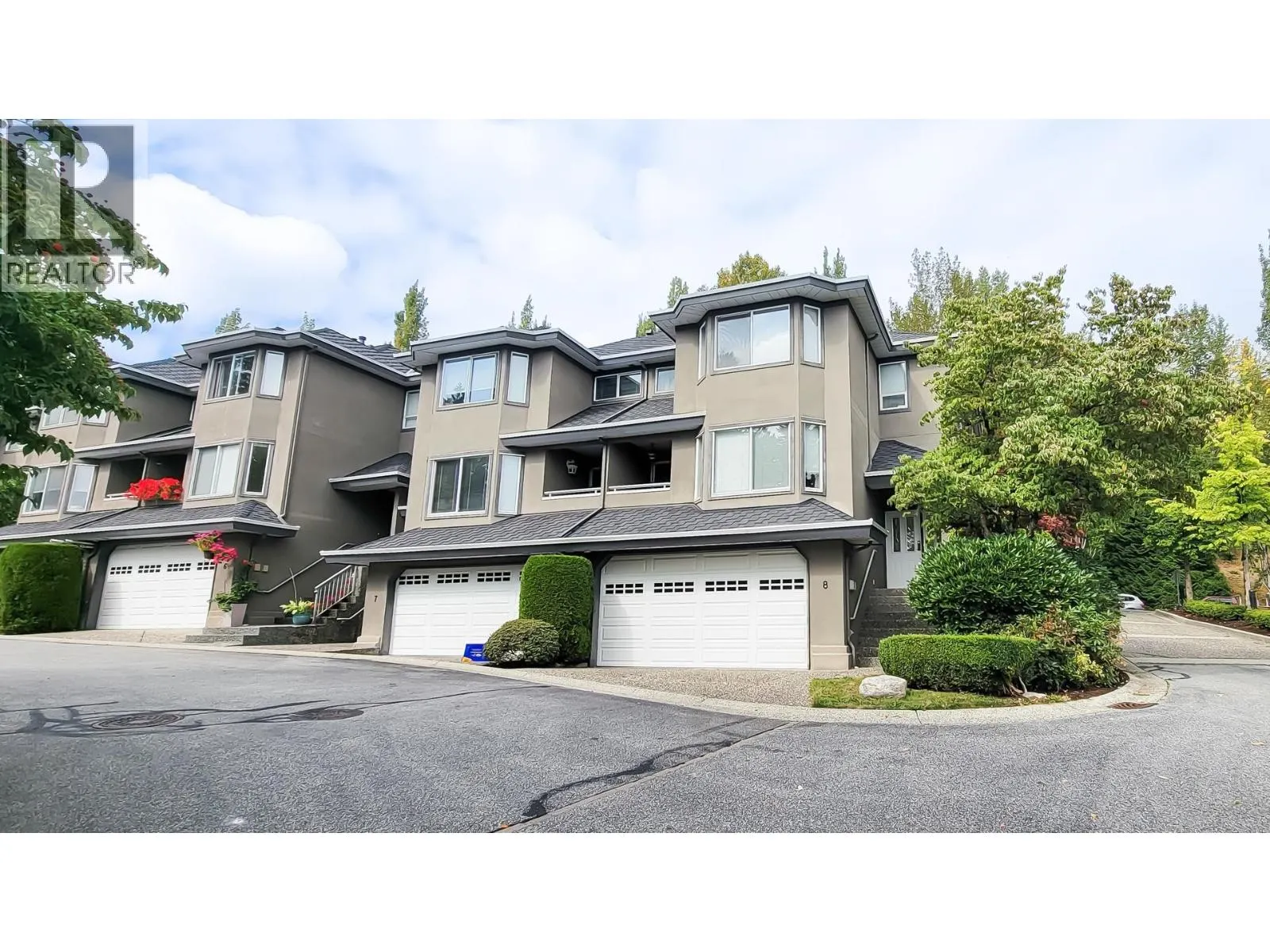 8 2990 PANORAMA DRIVE