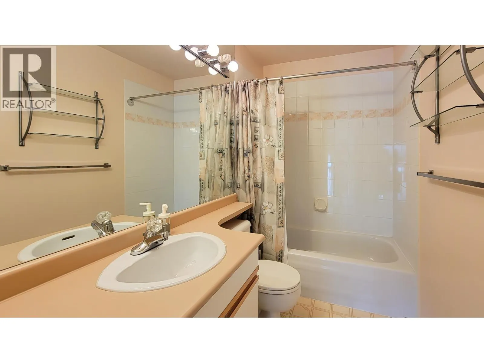 8 2990 PANORAMA DRIVE