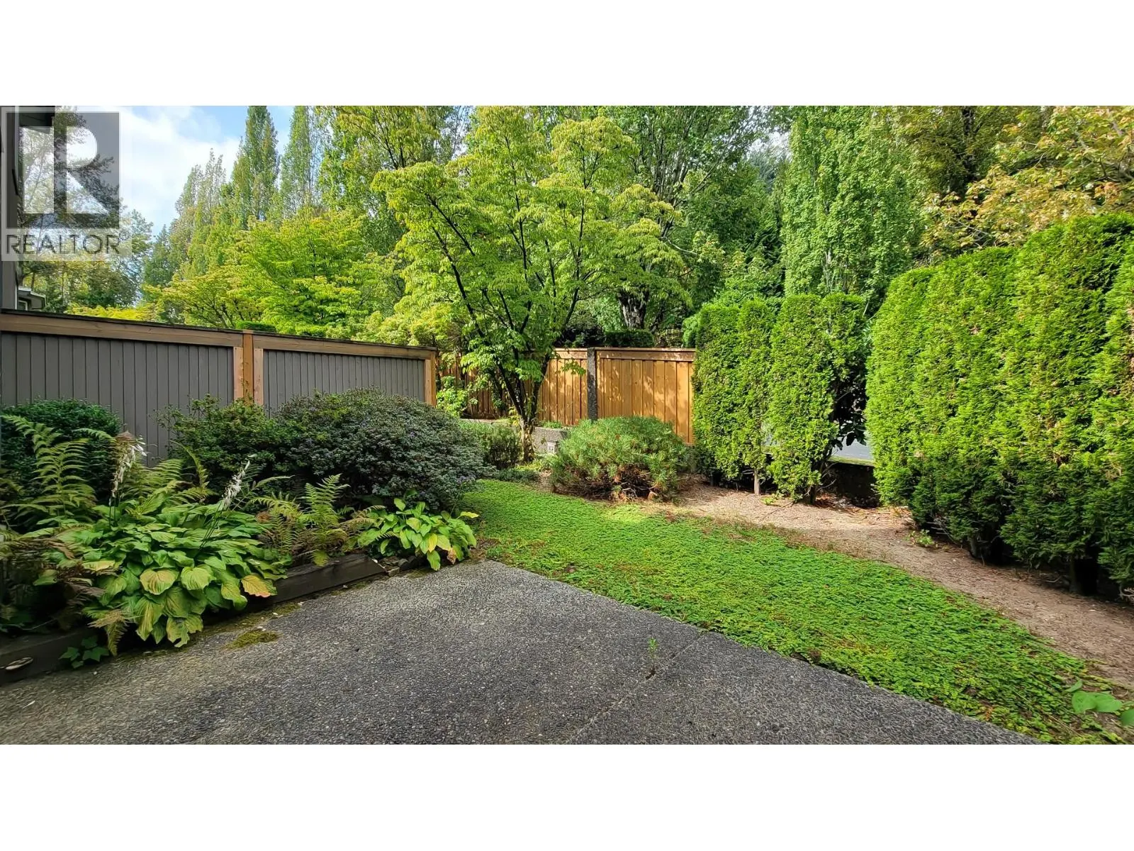 8 2990 PANORAMA DRIVE
