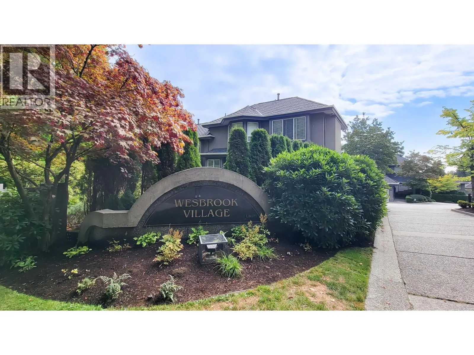 8 2990 PANORAMA DRIVE