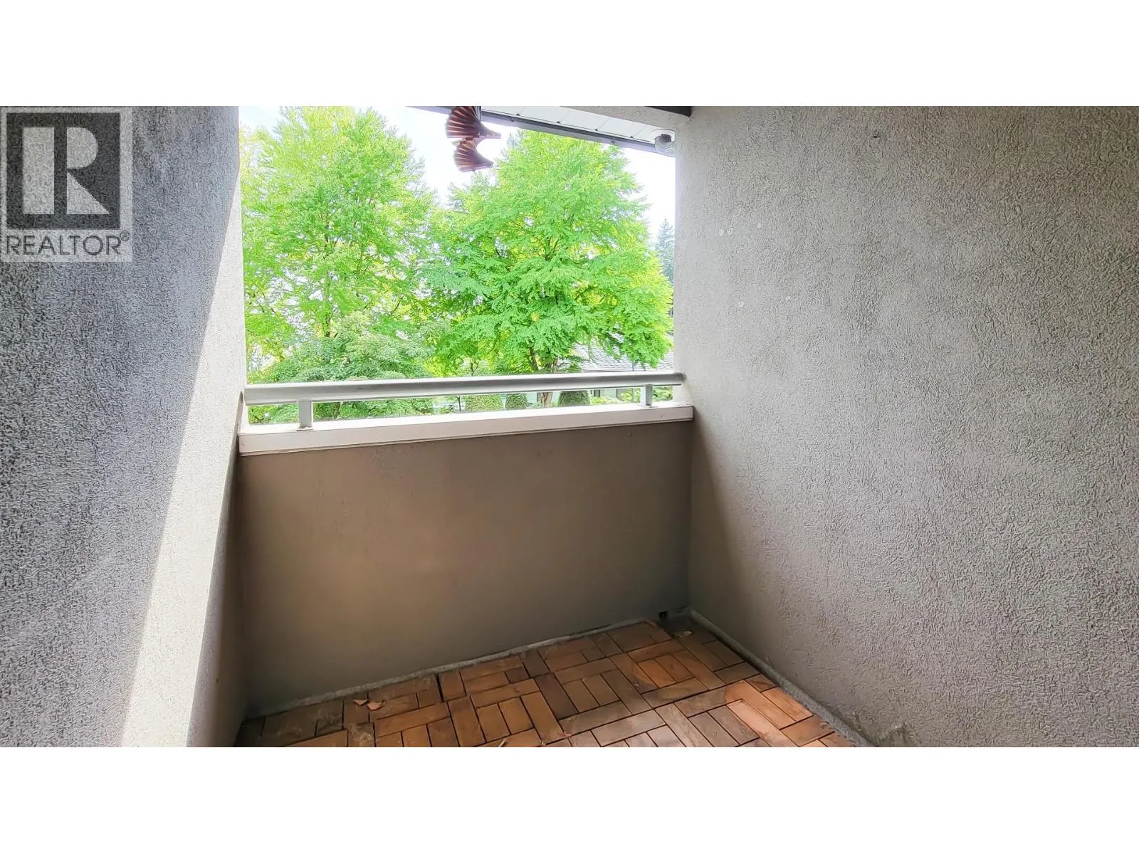 8 2990 PANORAMA DRIVE