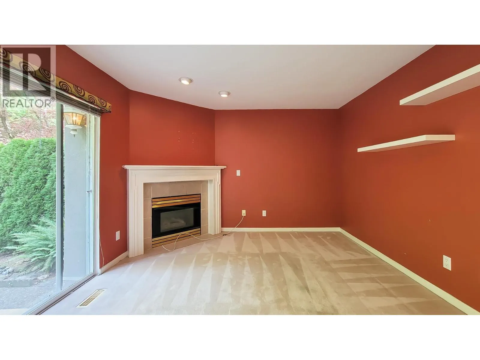 8 2990 PANORAMA DRIVE