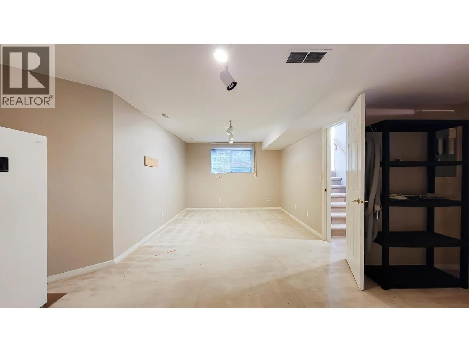 8 2990 PANORAMA DRIVE