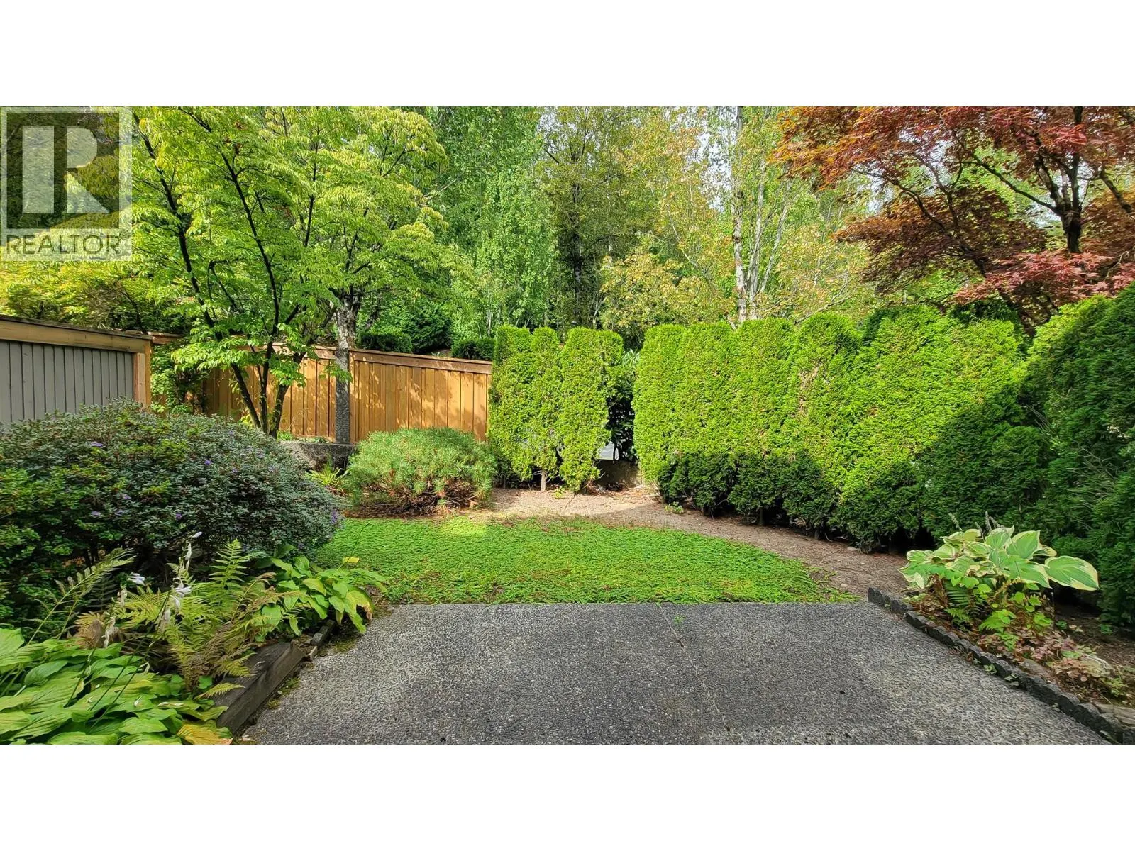 8 2990 PANORAMA DRIVE