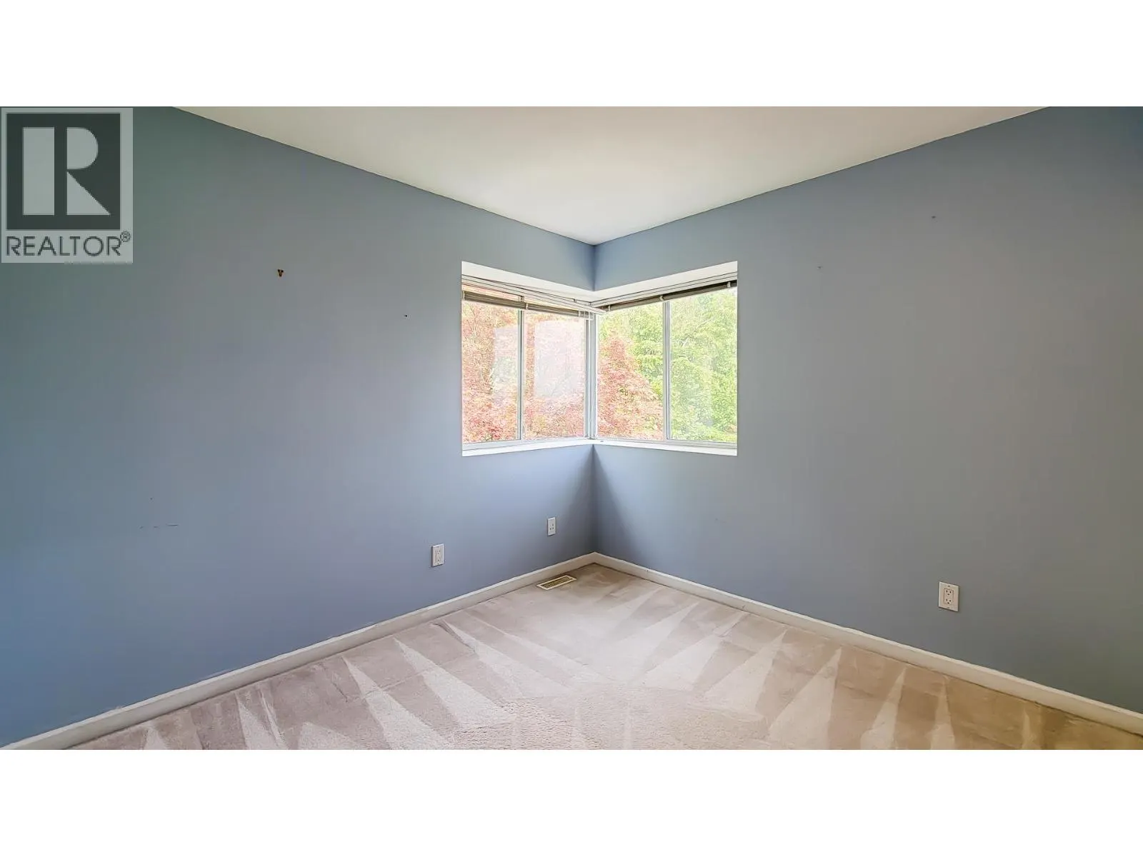8 2990 PANORAMA DRIVE