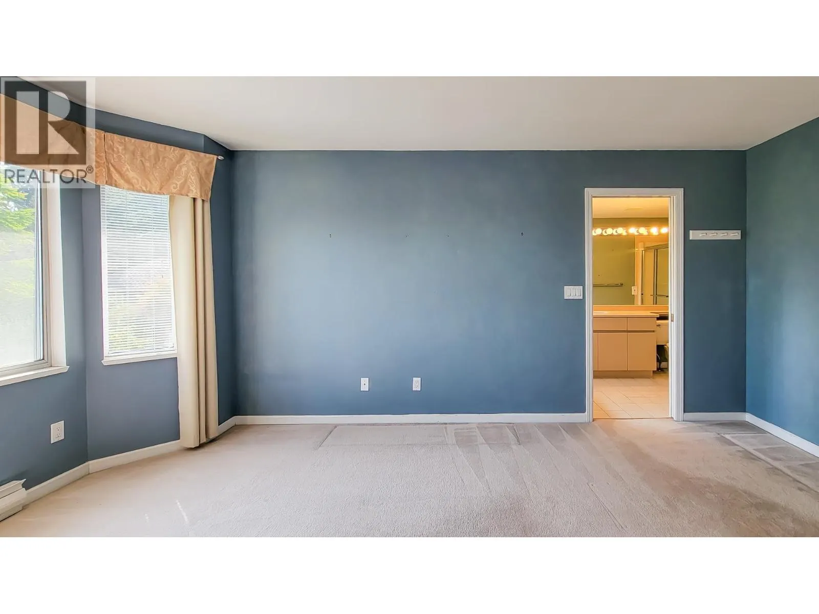 8 2990 PANORAMA DRIVE