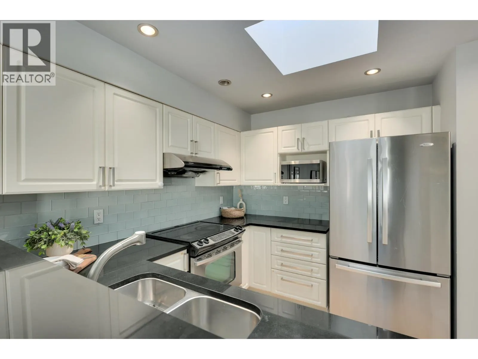 401 3480 MAIN STREET
